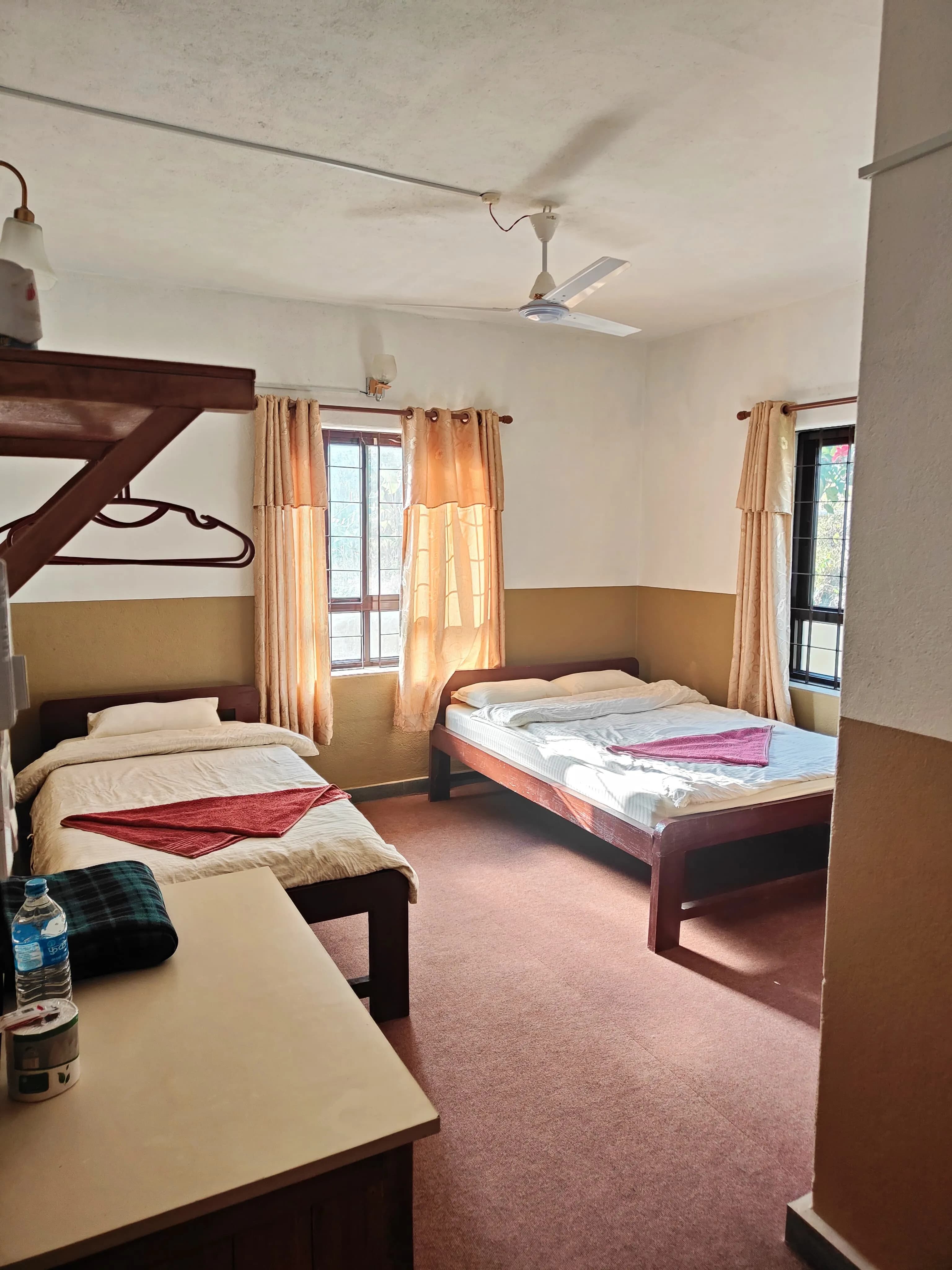 Twin room, south window